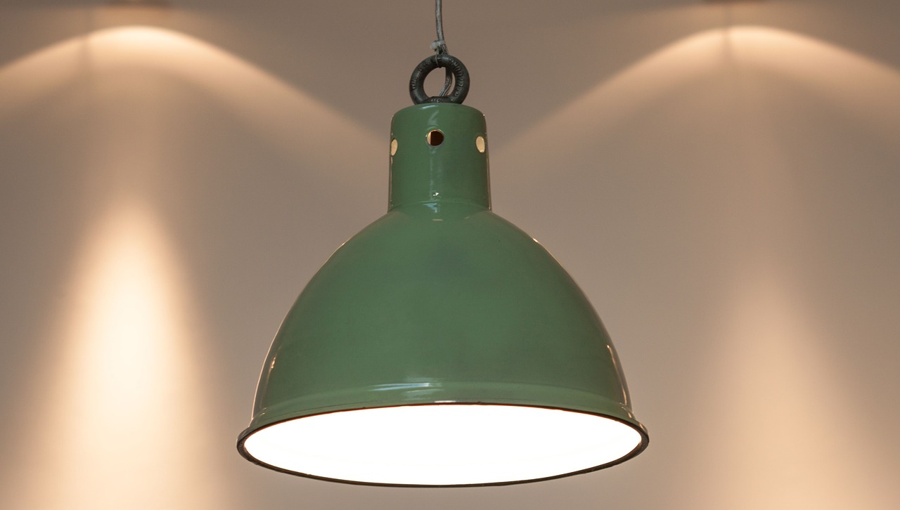 originalna lampa industrialna
